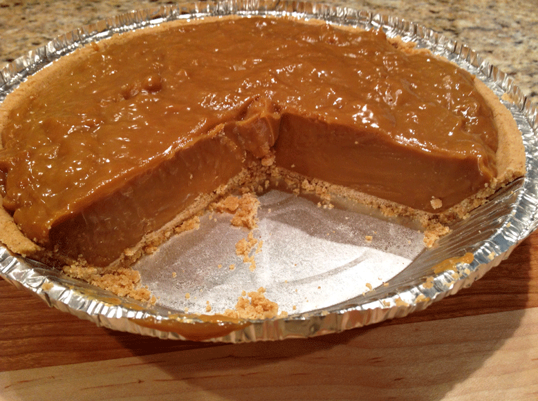 cutting-a-caramel-pie