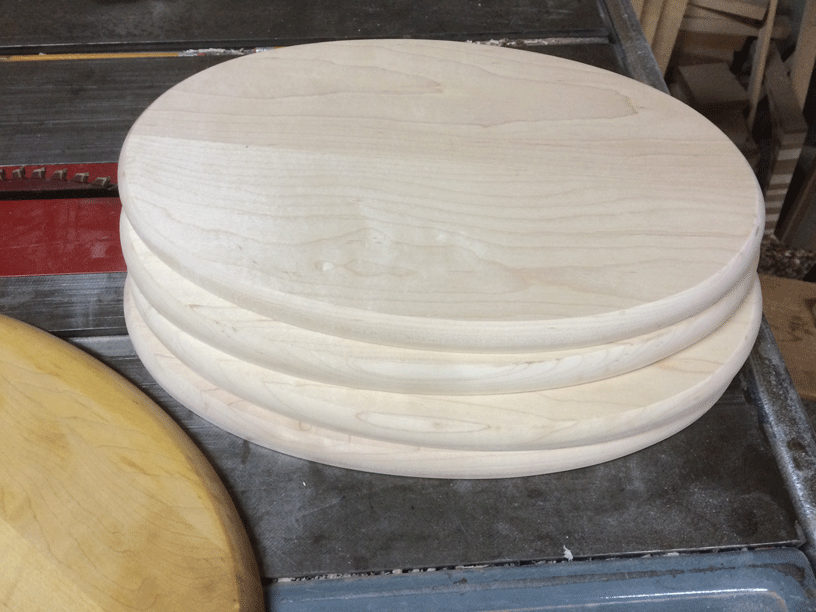 oval-hardrock-maple-cutting-board-with-groove